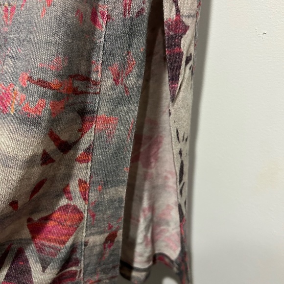 sleeveless tunic with scoop neck - Picture 3 of 3